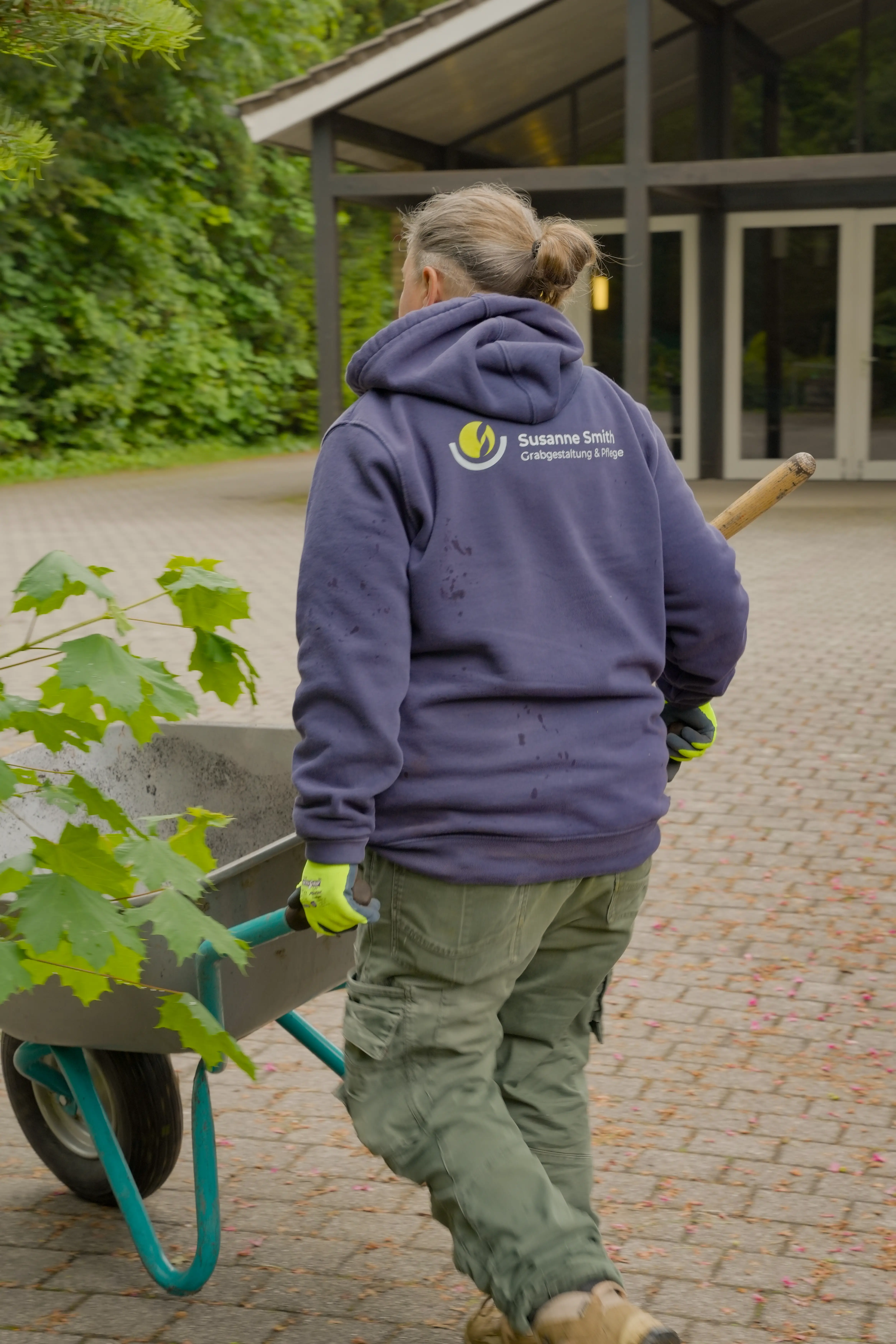 Grabgestaltung Karlsruhe – Teamarbeit